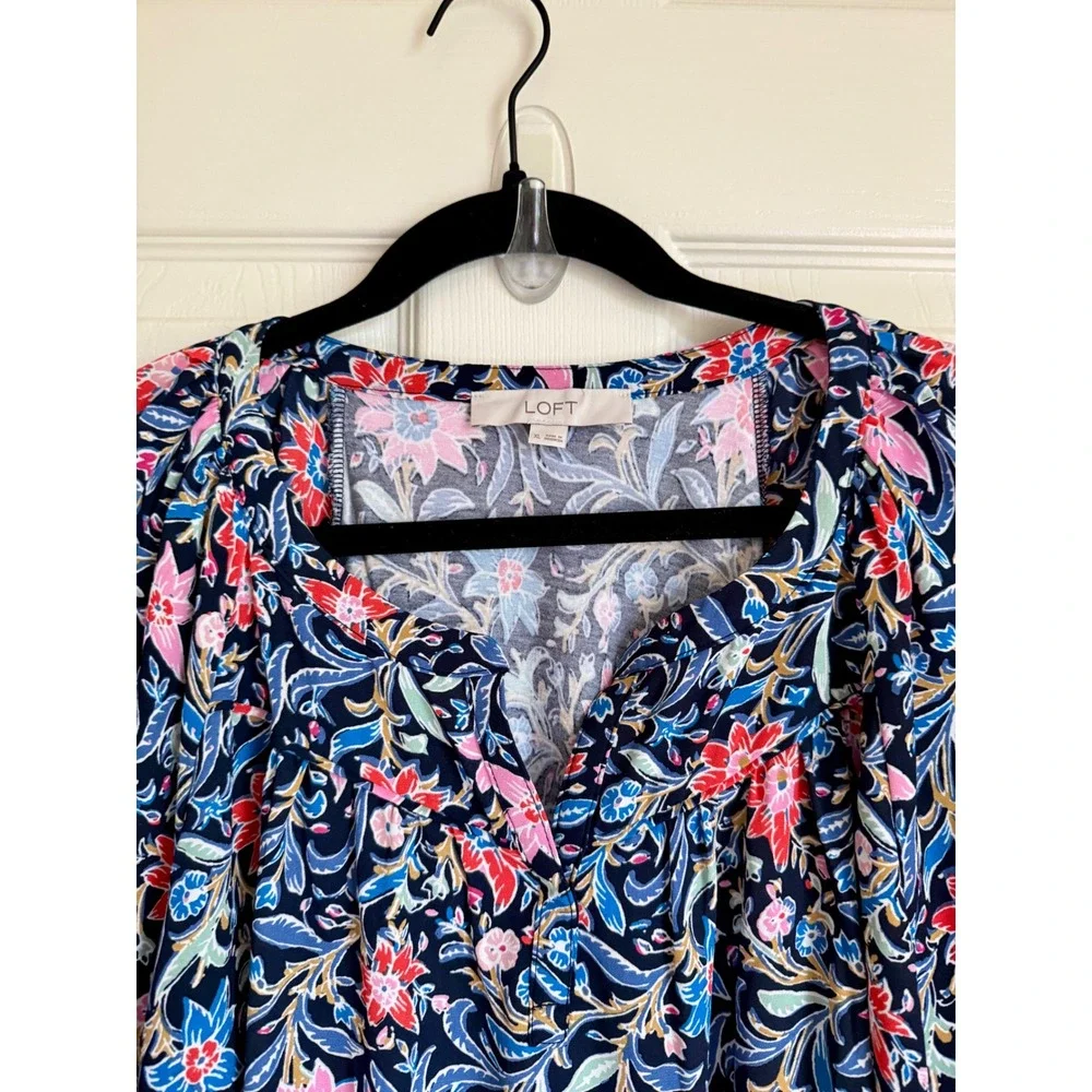 LOFT Womens XL Navy Blue Floral Paisley Split Neck Puff Sleeve Rayon Knit‎ Top